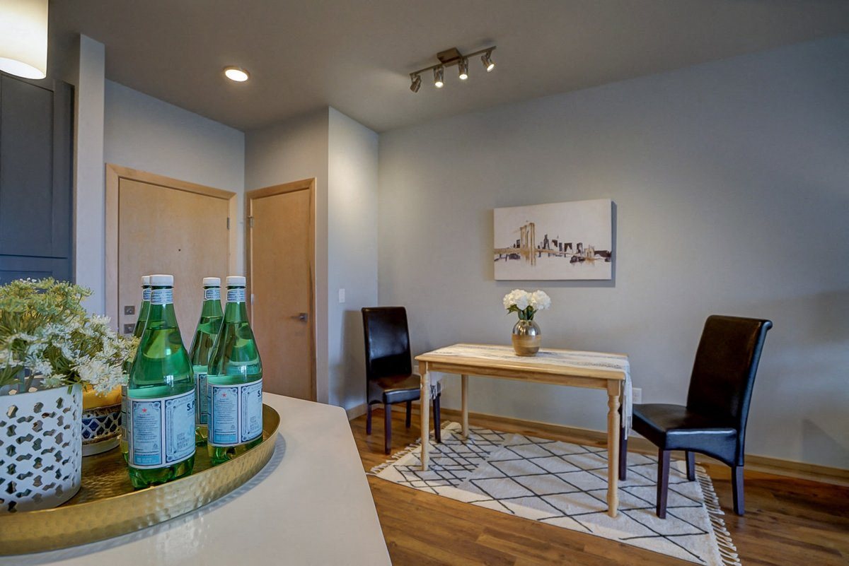 Gallery Photo 16